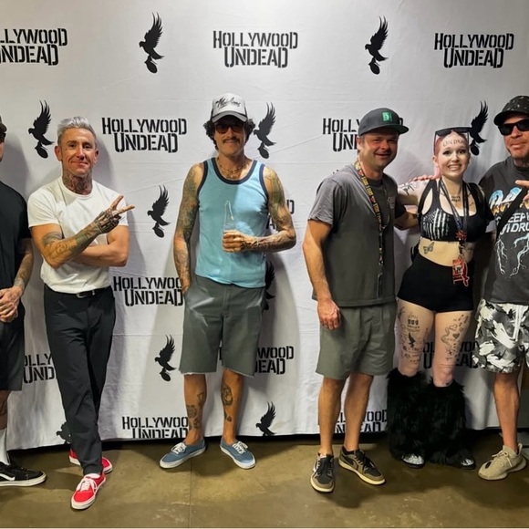 KaylaRose🌹26. Come 2 check my closet and shop!😌 thx <3 singer/artist/emo fashion - Picture 15 of 15